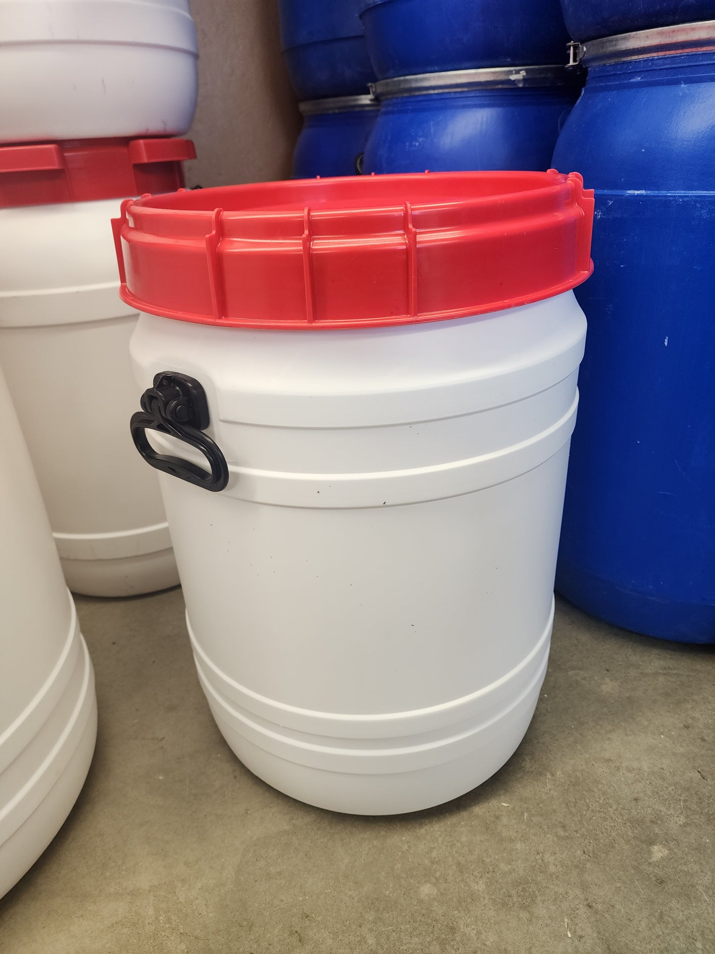 Curtec 16.9 Gallon Screw Top Barrel